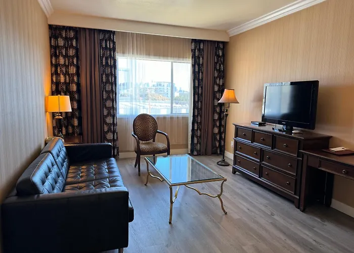 Garden Suite Hotel And Resort